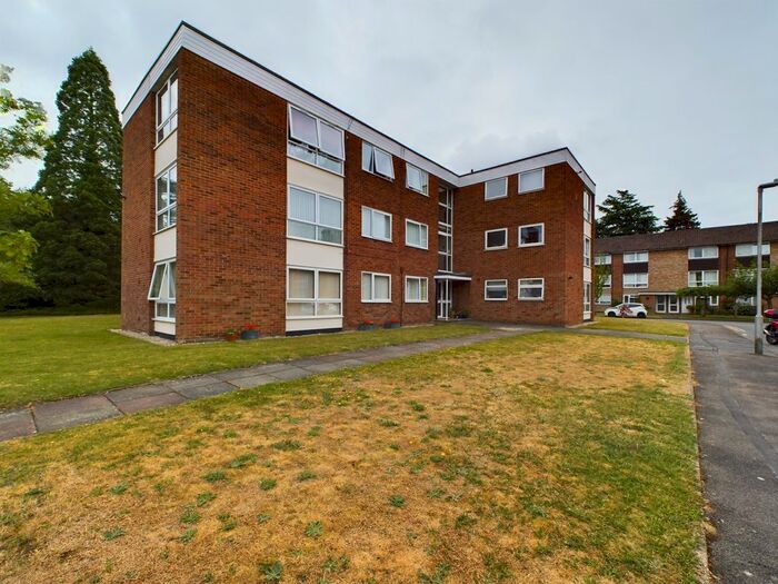 2 Bedroom Flat To Rent In Inglewood Court, Reading, RG30
