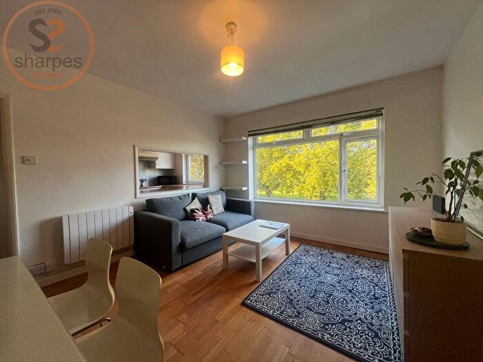 1 Bedroom Flat To Rent In Lynne Court, Cambridge Road, West Wimbledon, SW20