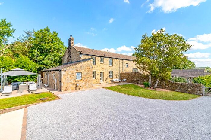 4 Bedroom Barn Conversion For Sale In Fewston, Harrogate, HG3