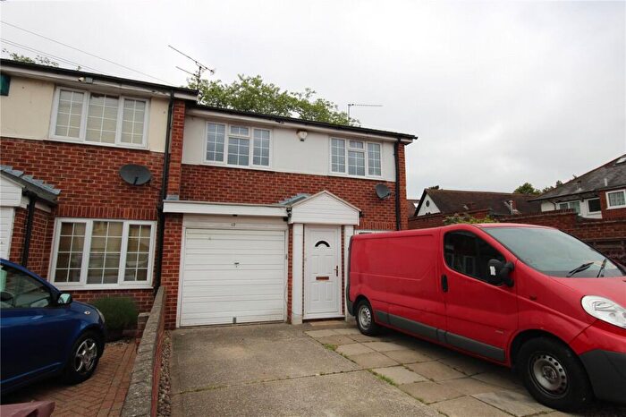 3 Bedroom End Of Terrace House To Rent In Cressingham Road, Reading, Berkshire, RG2