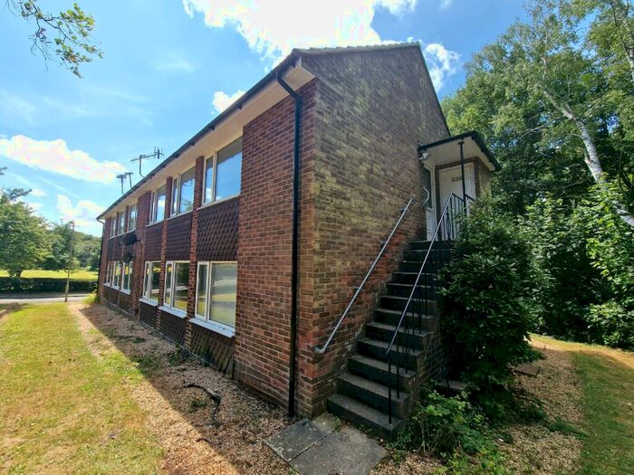 2 Bedroom Maisonette To Rent In Hiltingbury Road, Chandlers Ford, SO53