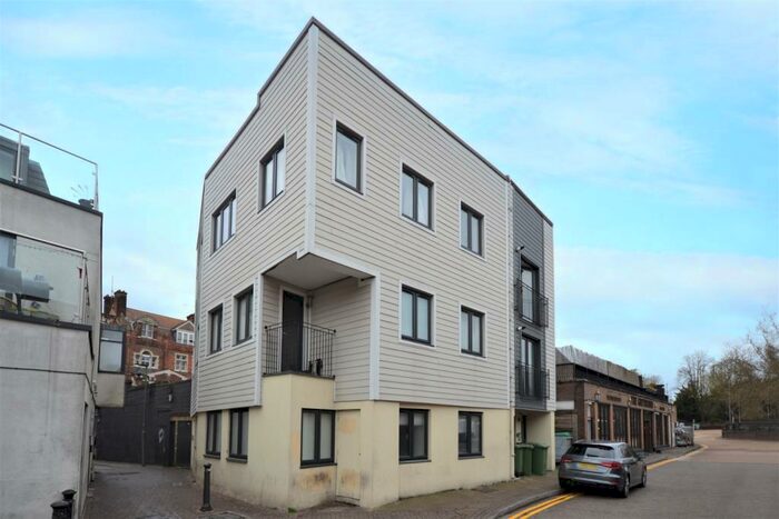 2 Bedroom Flat To Rent In Walters Yard Bromley, BR1