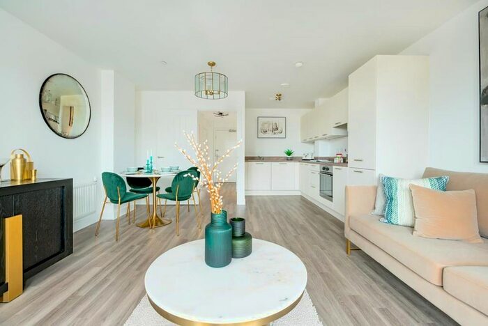 2 Bedroom Flat For Sale In "Falcon Court - Plot " At Westvale Park, Webber Street, Horley, RH6