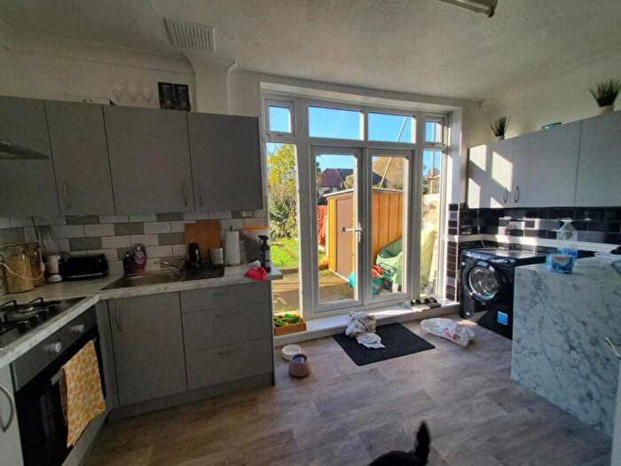 2 Bedroom House To Rent In Lullington Rd, Dagenham, RM9