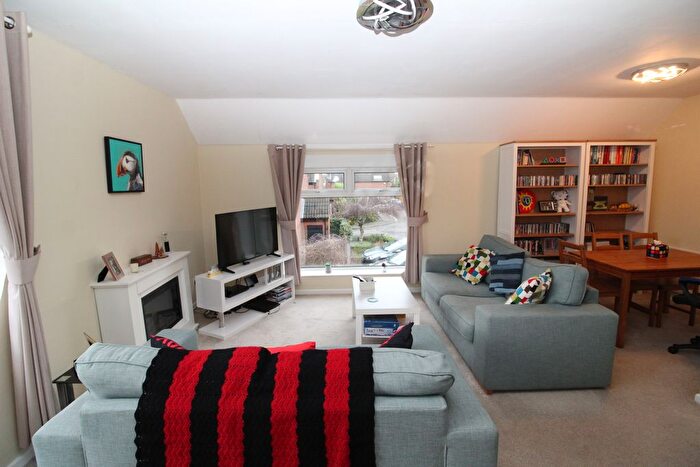 2 Bedroom Flat For Sale In Chichester Gardens, Belfast, BT15