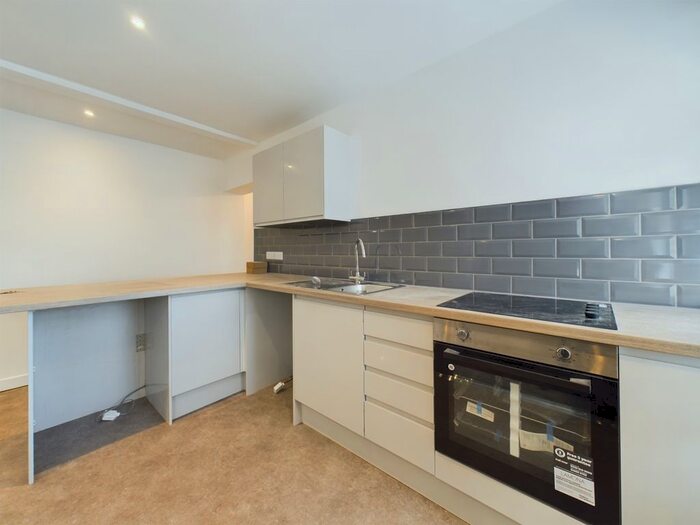 2 Bedroom Flat To Rent In High Street, Cheltenham, Gloucestershire, GL50
