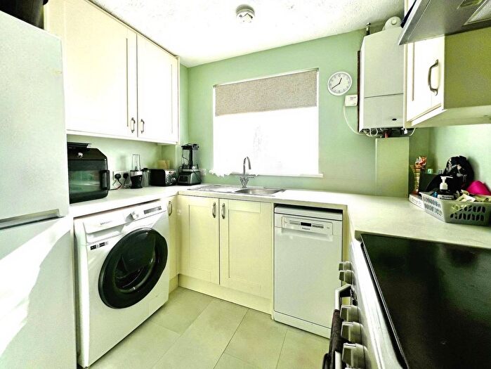 1 Bedroom Maisonette For Sale In Northmead Road, Slough, SL2