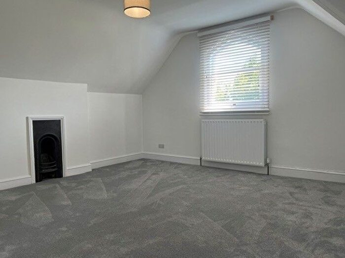 2 Bedroom Flat To Rent In Oxford Road, London, SW15