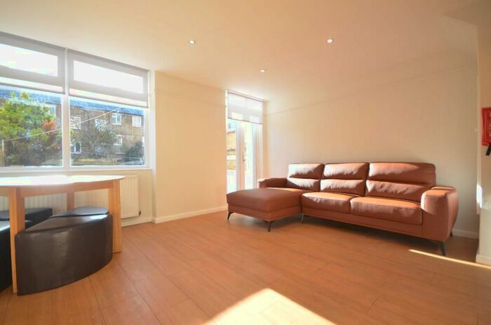 4 Bedroom Flat To Rent In Ricardo Street, London E14