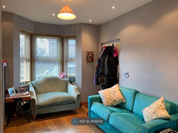 1 Bedroom Maisonette To Rent In St James Road, East Grinstead, RH19
