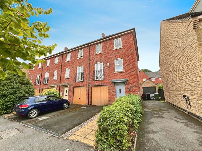 4 Bedroom Semi-Detached House For Sale In Watt Avenue, Colsterworth, Grantham, NG33