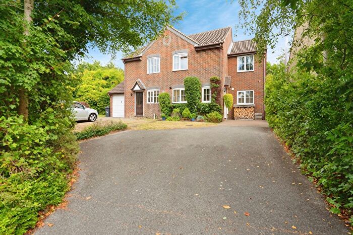3 Bedroom Semi-detached House For Sale In Saunders Close, Uckfield, East Sussex, TN22