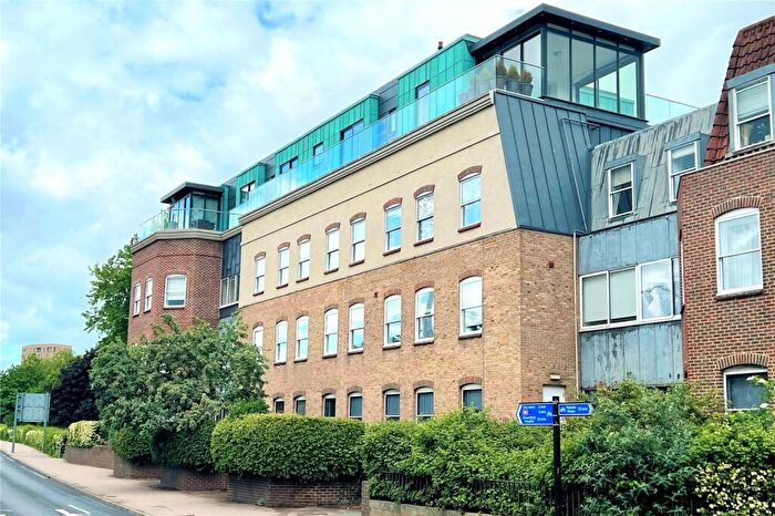 1 Bedroom Apartment To Rent In New London Road, Chelmsford, Essex, CM2