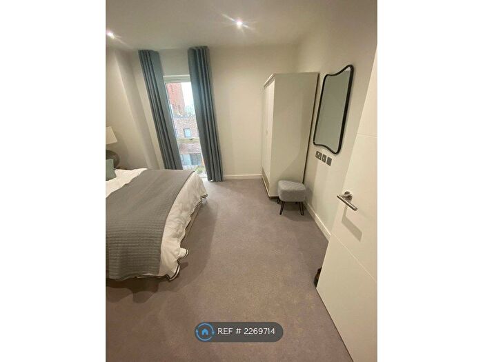 2 Bedroom Flat To Rent In Lotus House, London, E14