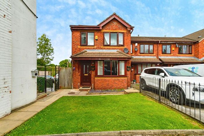 3 Bedroom End Of Terrace House For Sale In Market Street, Stoneclough, Greater Manchester, M26