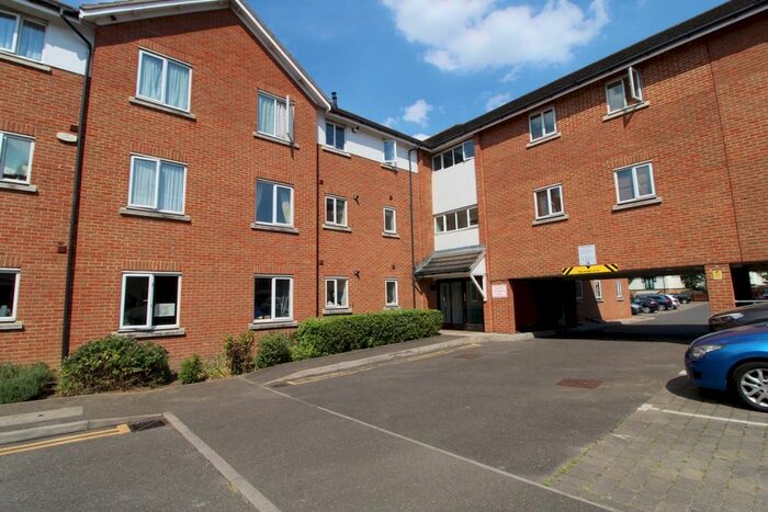 2 Bedroom Flat To Rent In Spring Court, Fielding Way, Westcliff-On-Sea SS0