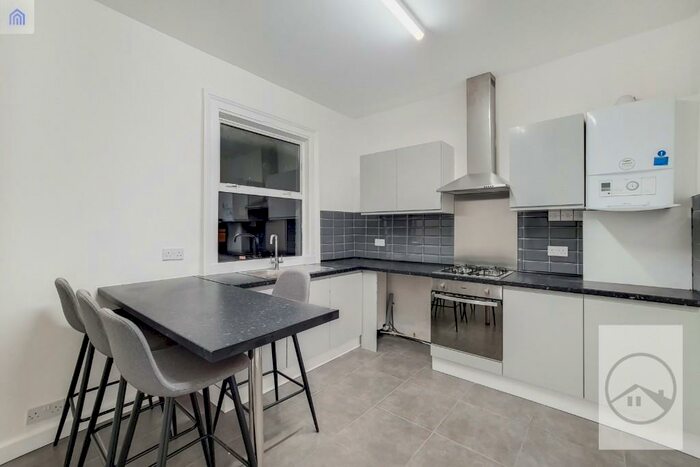 6 Bedroom Flat To Rent In Walworth Road, London, SE17