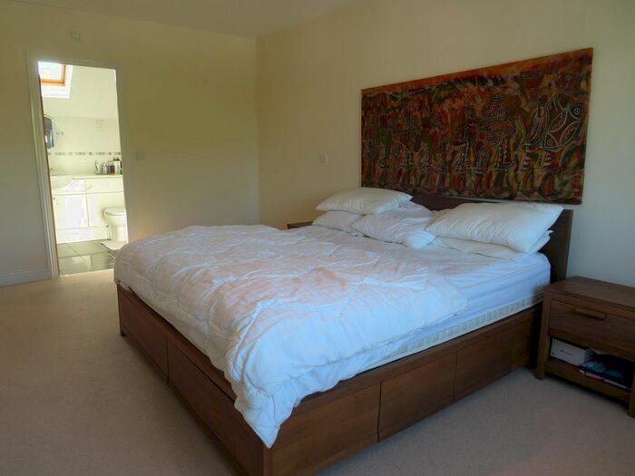 3 Bedroom Flat To Rent In Draycott Avenue, Kenton, Harrow, HA3