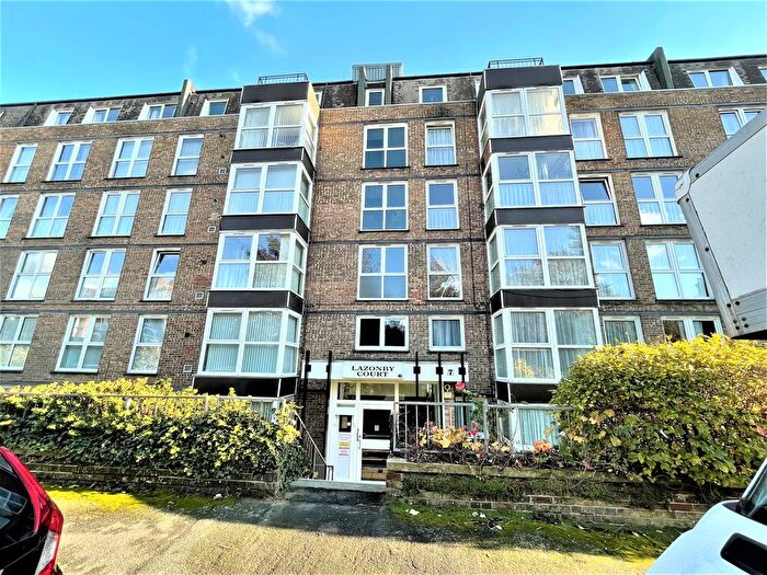 2 Bedroom Flat To Rent In Cumberland Gardens, St Leonards-On-Sea, TN38