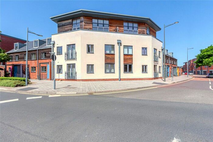2 Bedroom Flat To Rent In Basin Road, Worcester WR5