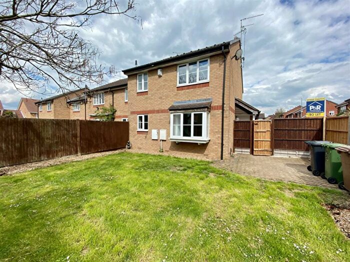 1 Bedroom End Of Terrace House To Rent In Spurcroft, Luton, LU3