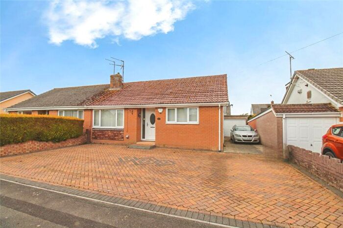 3 Bedroom Bungalow For Sale In Avon Road, Melksham, SN12