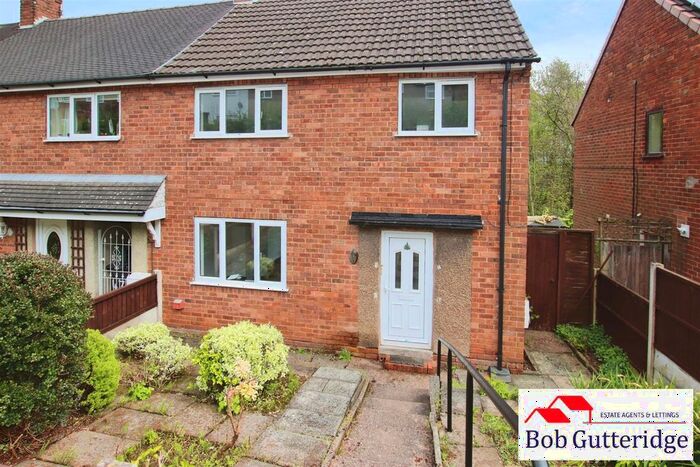 3 Bedroom Town House To Rent In Leaswood Place, Clayton, Newcastle, ST5