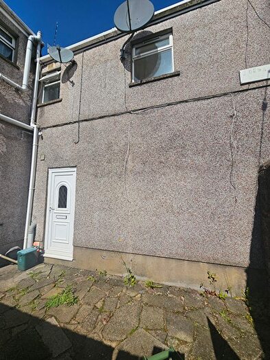 2 Bedroom Flat To Rent In Stag Street, Aberdare, CF44