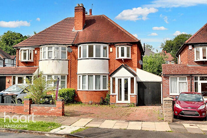 3 Bedroom Semi-Detached House For Sale In Harts Green Road, Harborne, B17
