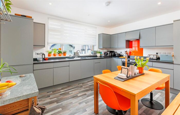 4 Bedroom House For Sale In Albert Street, Cowes, PO31