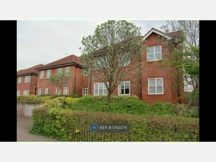 2 Bedroom Flat To Rent In Abbotsbury Court, Watford, WD25