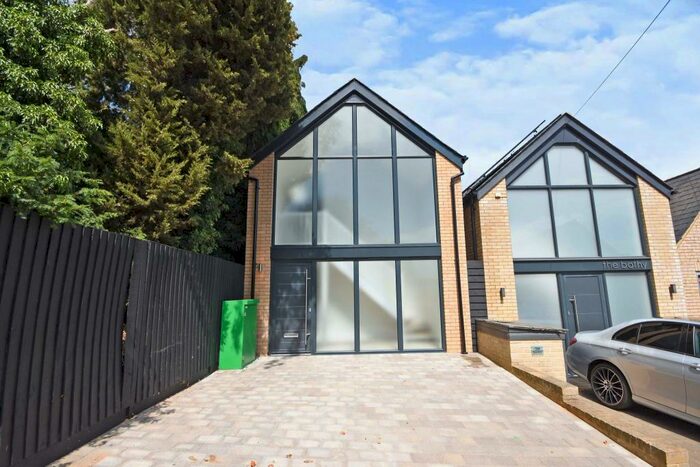 3 Bedroom Detached House To Rent In Mill Hill, Stansted, CM24