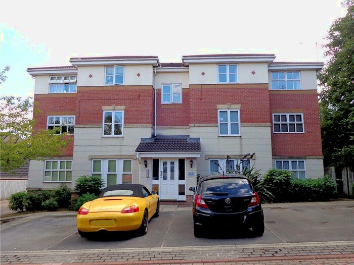 2 Bedroom Apartment To Rent In The Links, Beeston, Leeds, LS11