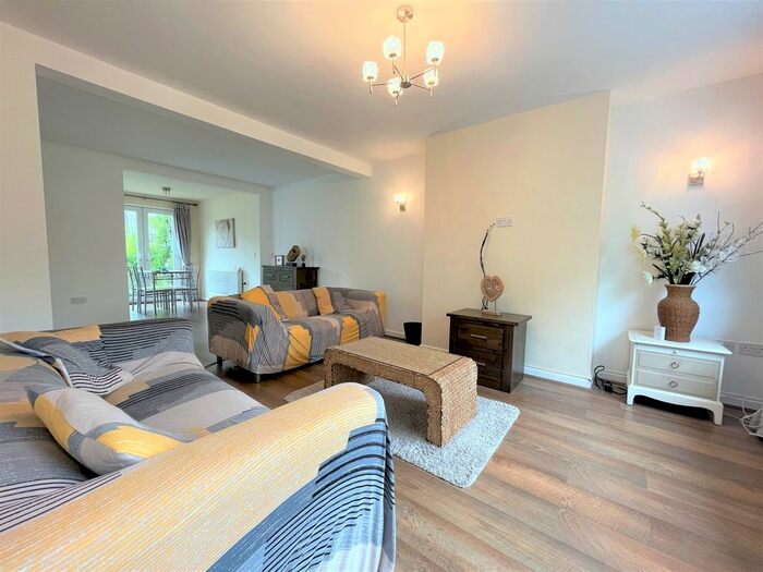 3 Bedroom Semi-Detached House To Rent In Sketty Park Drive, Sketty, Swansea, SA2