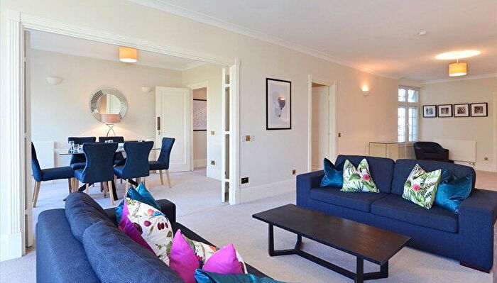 5 Bedroom Flat To Rent In Strathmore Court, Park Road, St Johns Wood, London, NW8