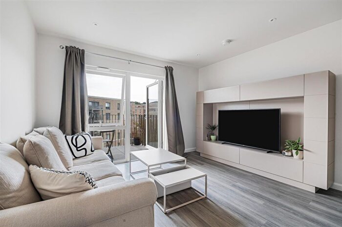 1 Bedroom Flat For Sale In Bittacy Hill, Mill Hill, London, NW7