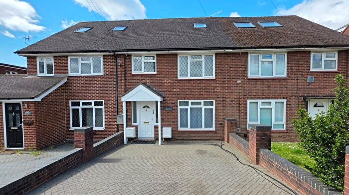 2 Bedroom Flat For Sale In Horley, Surrey, RH6