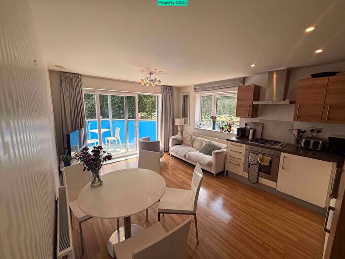 2 Bedroom Flat To Rent In Eric Street, London, E3