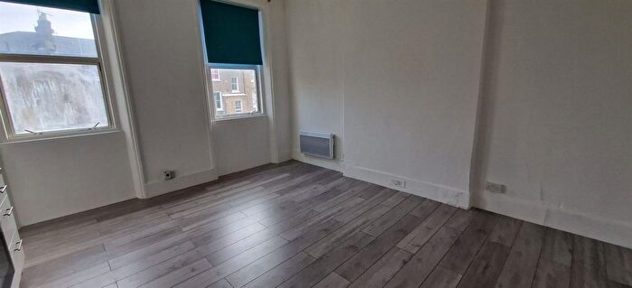 Studio To Rent In Iffley Road, London, W6