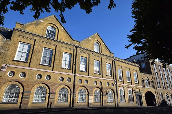 3 Bedroom Apartment For Sale In The Gatehouse, High Street, Romford, RM1