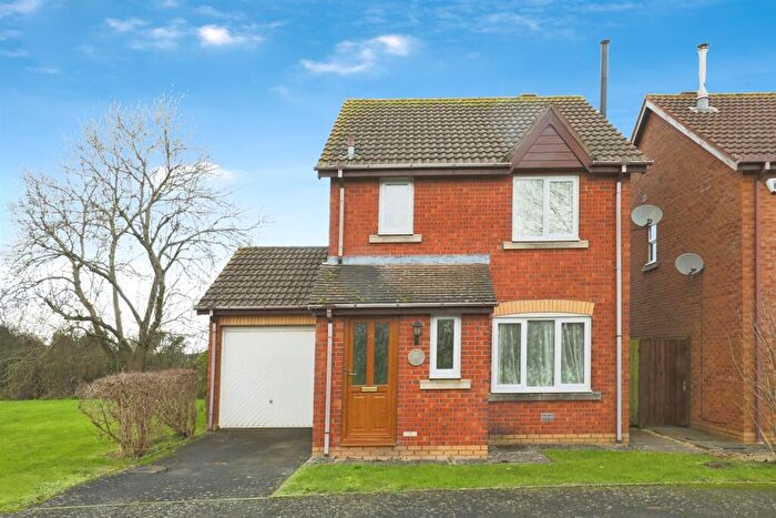 2 Bedroom Detached House For Sale In Field Gate Lane, Fenny Compton, Southam, CV47