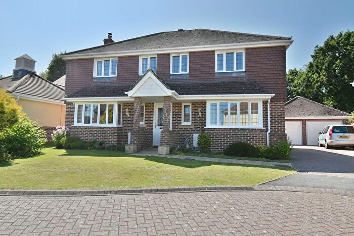 4 Bedroom Detached House For Sale In Garrett Close, Kingsclere, Newbury, RG20