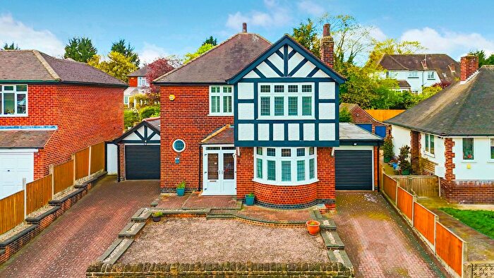 4 Bedroom Detached House For Sale In Covedale Road, Nottingham, NG5
