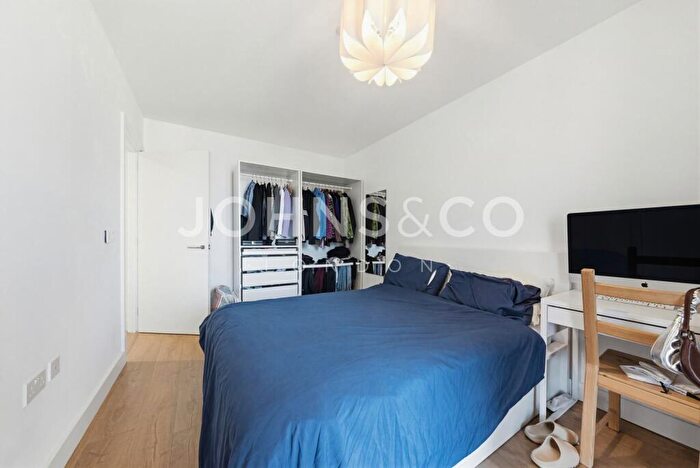 1 Bedroom Apartment To Rent In Cordwainer House, New Village Avenue, London, E14