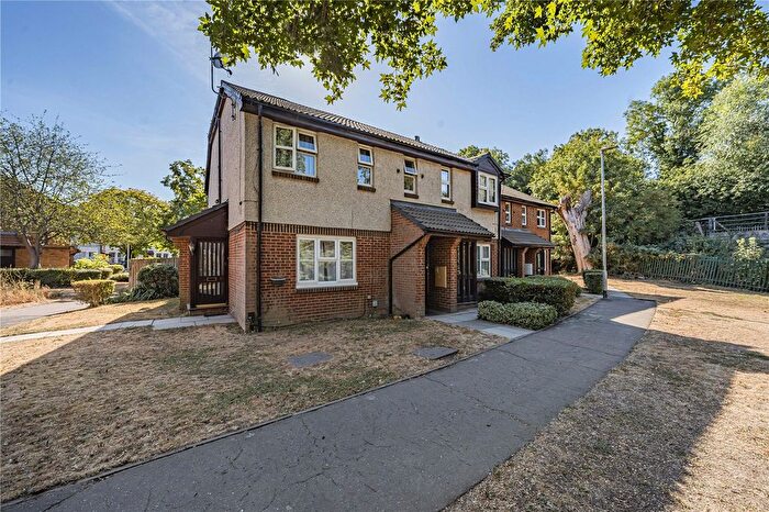 1 Bedroom Flat For Sale In Merrivale Mews, Yiewsley, UB7