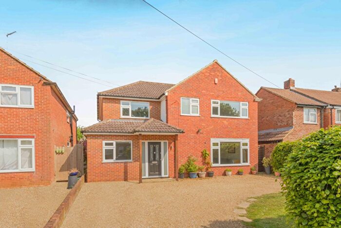 5 Bedroom Detached House For Sale In Glynswood, Chalfont St. Peter, Gerrards Cross, SL9