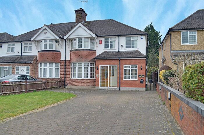 5 Bedroom Semi-Detached House To Rent In Swakeleys Drive, Ickenham, UB10