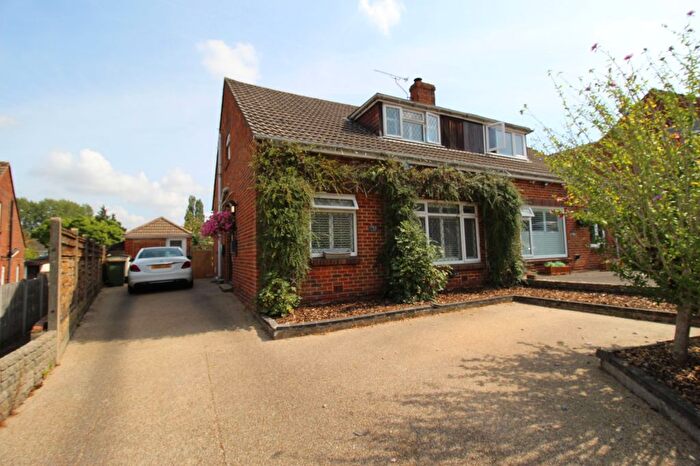 3 Bedroom Semi-detached Bungalow For Sale In Clifton Gardens, West End, SO18