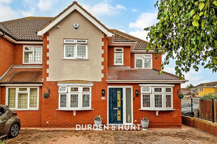 4 Bedroom Semi-Detached House For Sale In Upney Close, Hornchurch, RM12