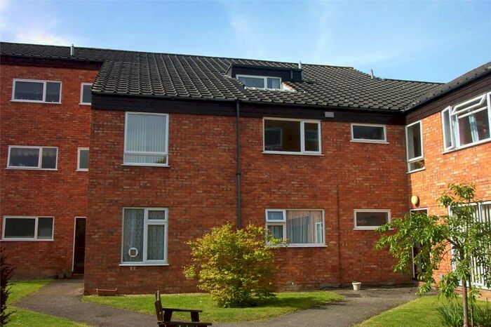 2 Bedroom Apartment To Rent In Mill Street, Berkhamsted, Hertfordshire, HP4